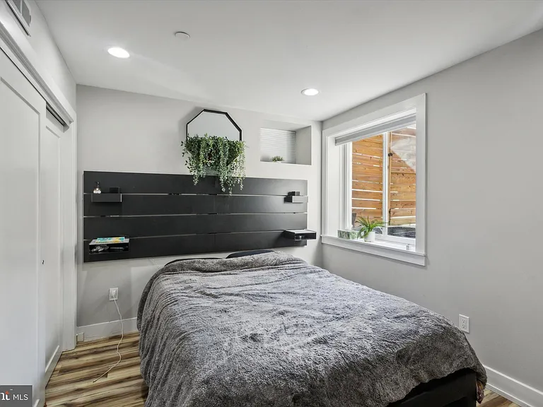 1500 N Myrtlewood St — Photo 18