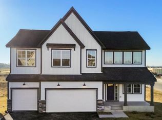 1192 Woods Creek Dr, Delano, MN 55328