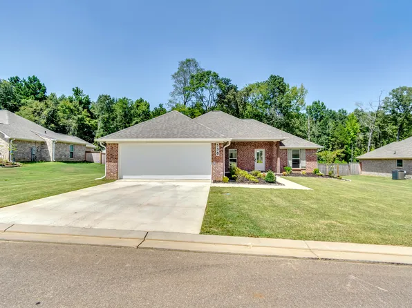 538 Patrick Farms Dr, Pearl, MS 39208