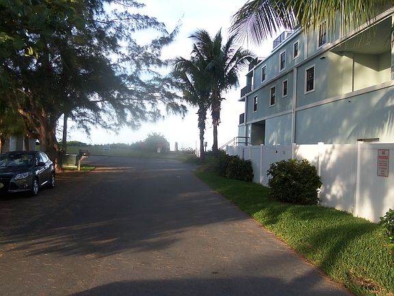 5th image of 85 Meredith Dr