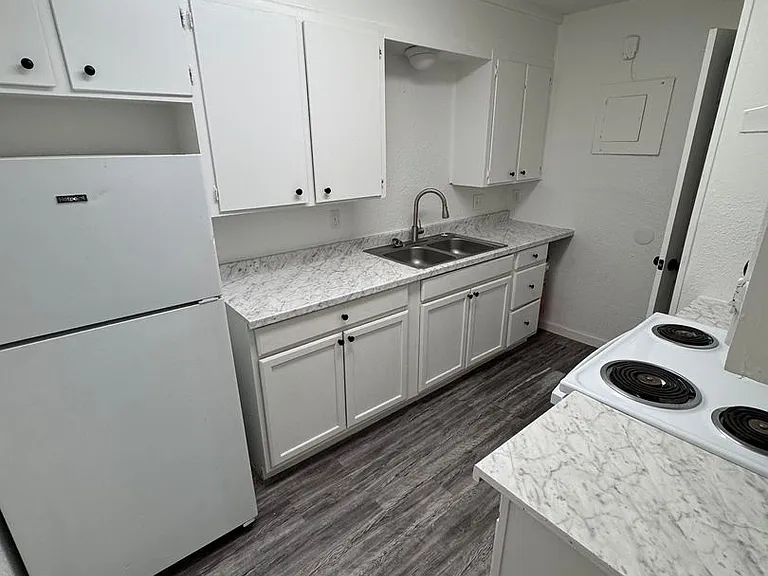 306 N Toledo Ave — Photo 80