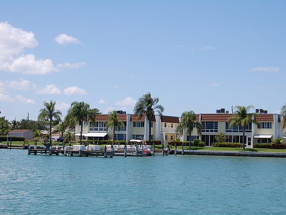 3rd image of 1351 Bayshore Dr Unit 205