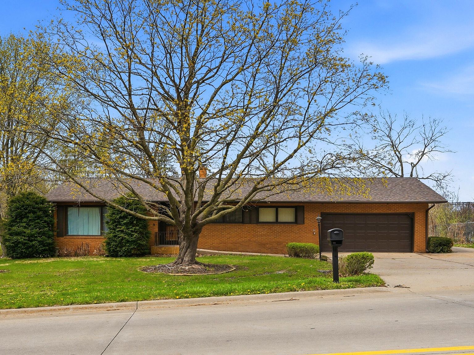 512 Colorado St, Muscatine, IA 52761 | Zillow