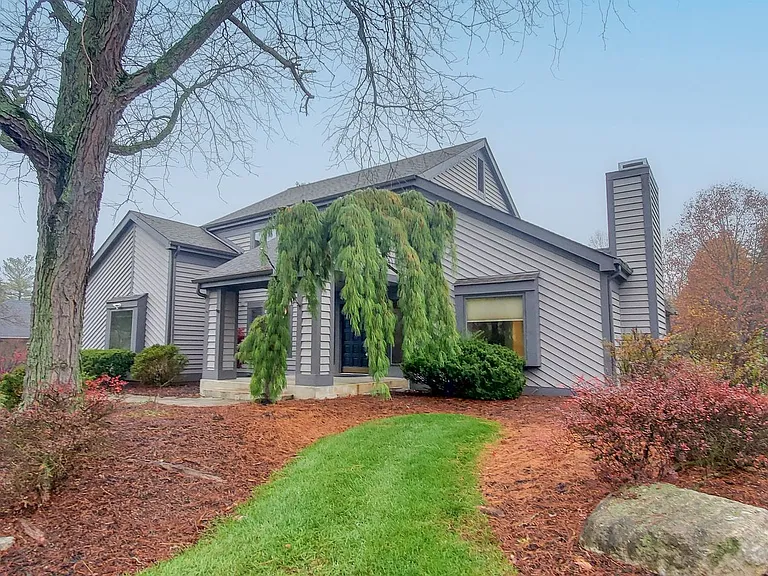 5790 Rushwood Dr — Photo 3