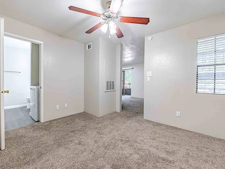 Promontory Point Apartments — Photo 18