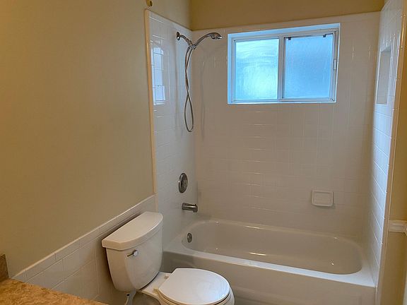 5th image of 604 N 5th St