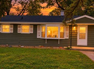 835 W 38th Pl, Hobart, IN 46342
