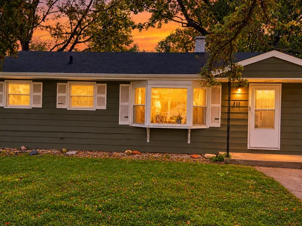 835 W 38th Pl, Hobart, IN 46342