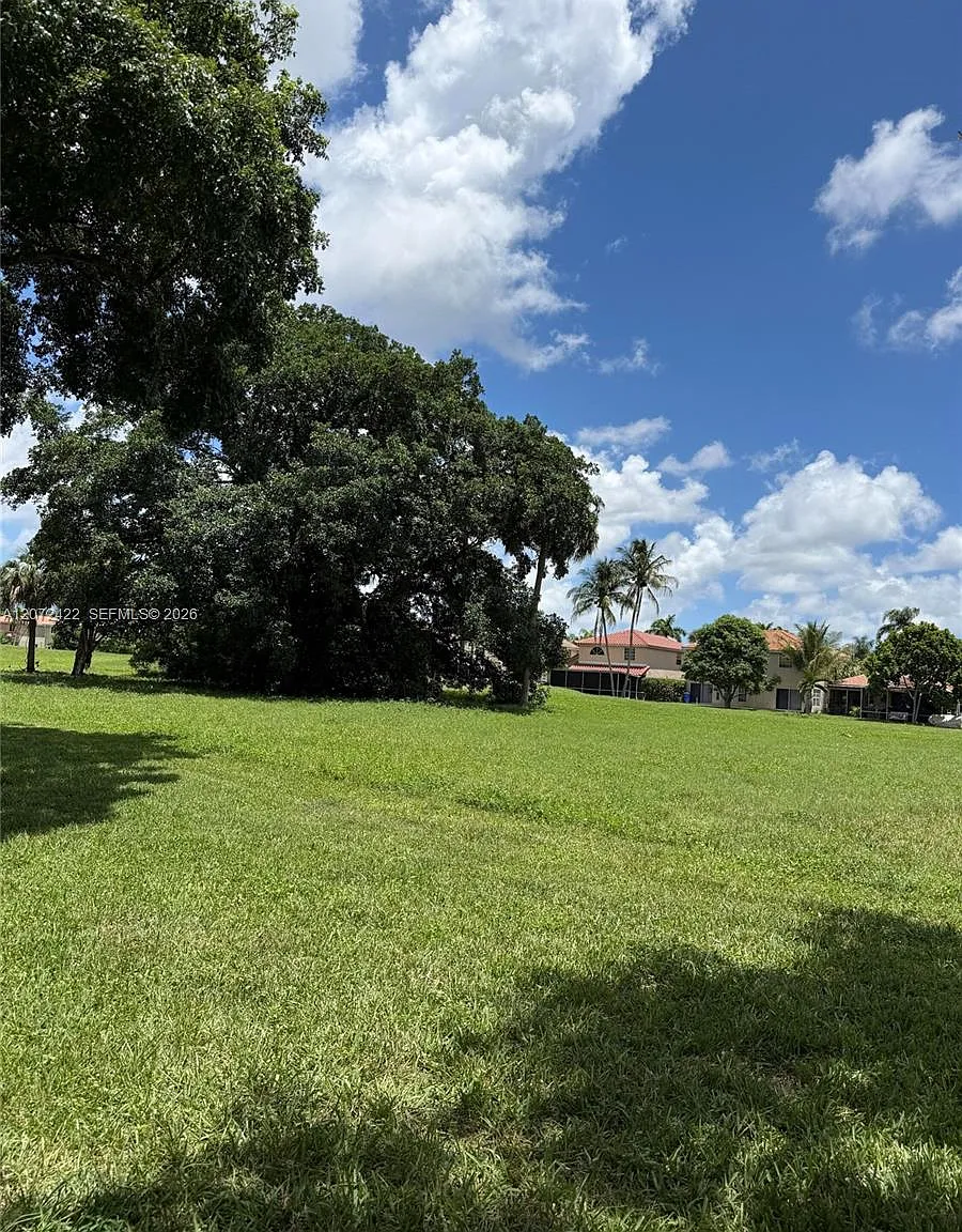 Coral Key Condo — Photo 3