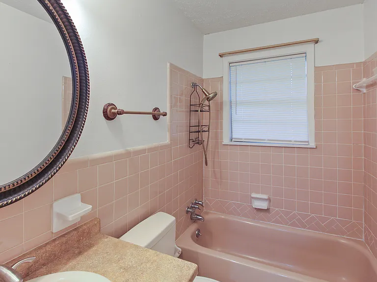 215 E Boyd St — Photo 10