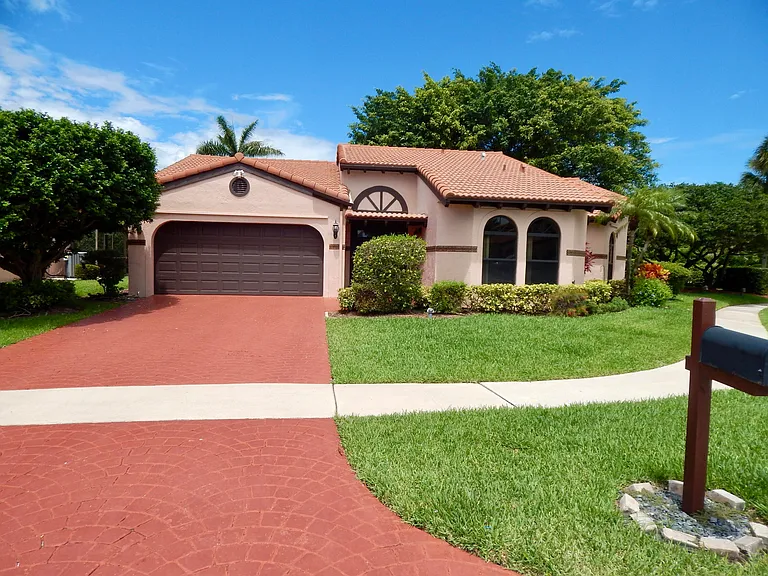 22864 Marbella Cir — Photo 42