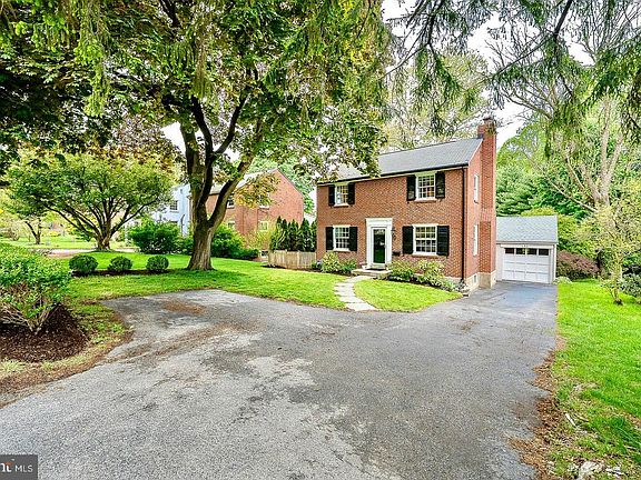 3rd image of 305 Eagle Rd