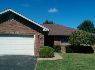 423 Sleepy Meadow Dr, Mount Vernon, MO 65712