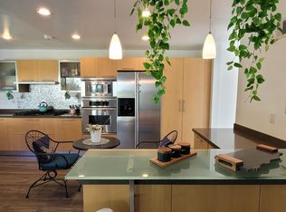 26054 Redbluff Dr, Calabasas, CA 91302