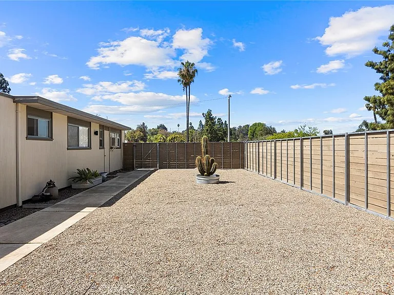 1131 N Encanto St — Photo 15