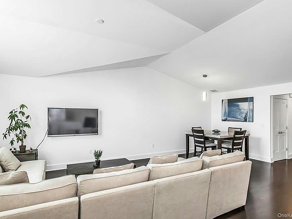 4th image of 704 Breton Way Unit 704