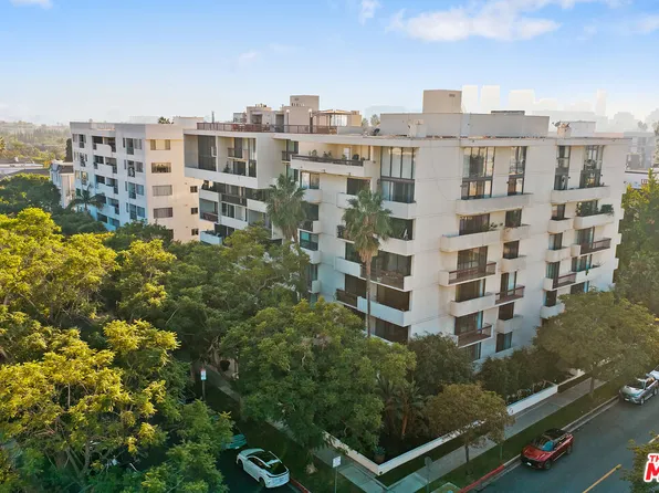 325 N Oakhurst Dr APT 203, Beverly Hills, CA 90210