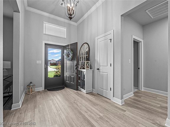 3rd image of 377 Copsey Dr