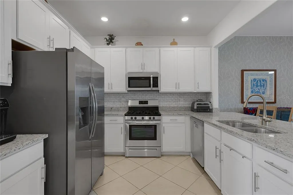 3 bed, 2.5 bath, 1925 sqft, $3,000 — Photo 4