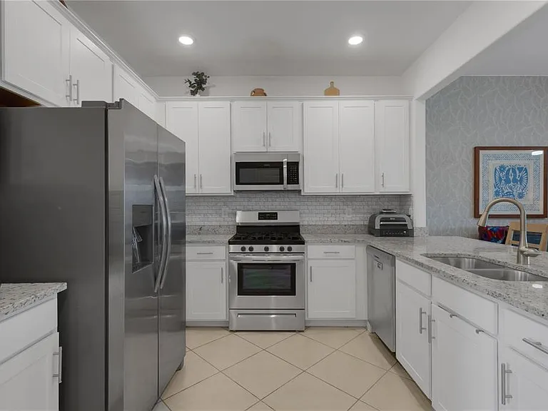 15227 Sunny Day Dr — Photo 4