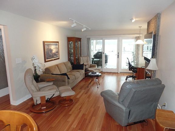 4th image of 983 Lake St Unit 16