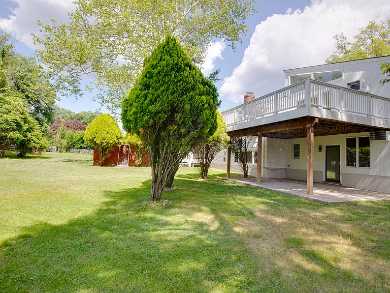 1 Herrick Dr — Photo 40