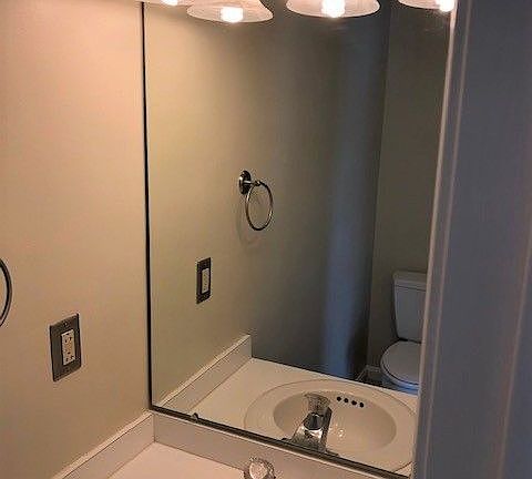 4th image of 941 Sumac Cir