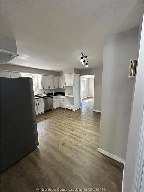 3 bed, $2,300 — Photo 4