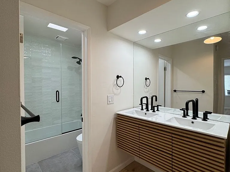 5651 Sumner Way #309 — Photo 7