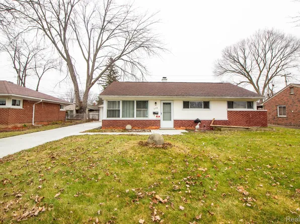 114 Sheffield Dr, Troy, MI 48083