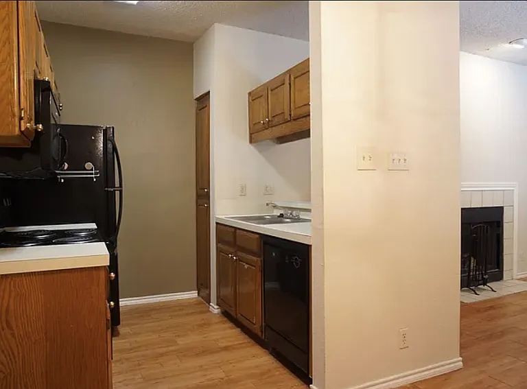 915 W 26th St #331 — Photo 3
