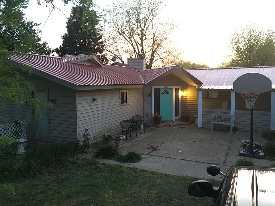 Front porch with new roof 