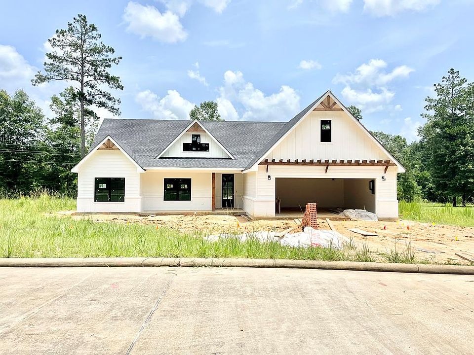 1st image of 104 Magnolia Dr
