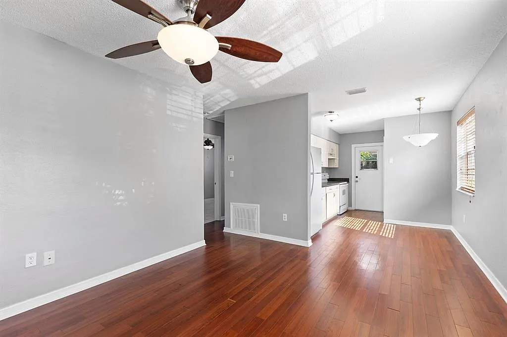 2 bed, 1.0 bath, 837 sqft, $2,000 — Photo 4