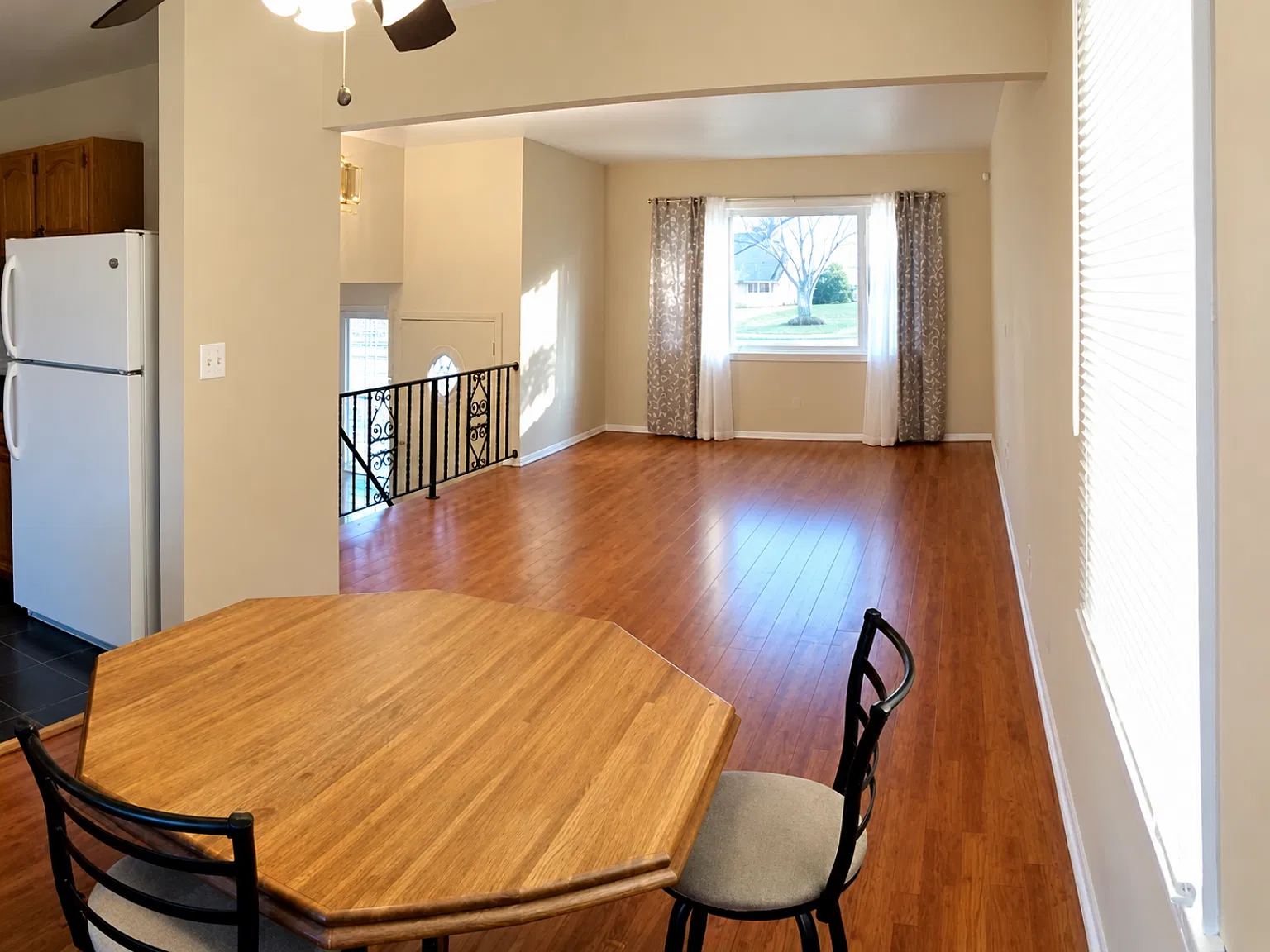 6 bed, 1610 sqft, $3,900 — Photo 3