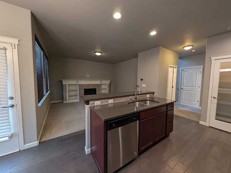 3887 Portside Dr — Photo 9