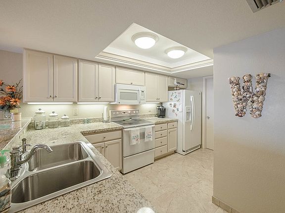 4th image of 7000 Gulf Blvd #503