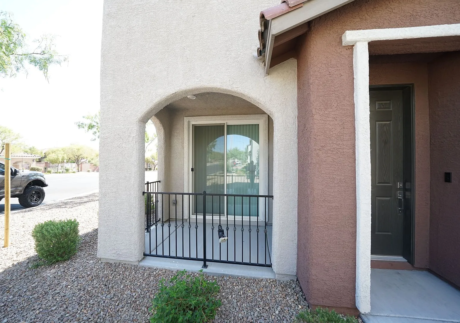 Showings Available Now — Photo 4