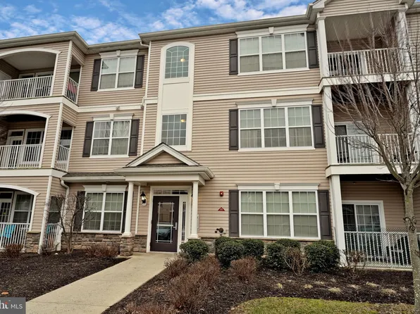 330 Timberlake Dr, Trenton, NJ 08618