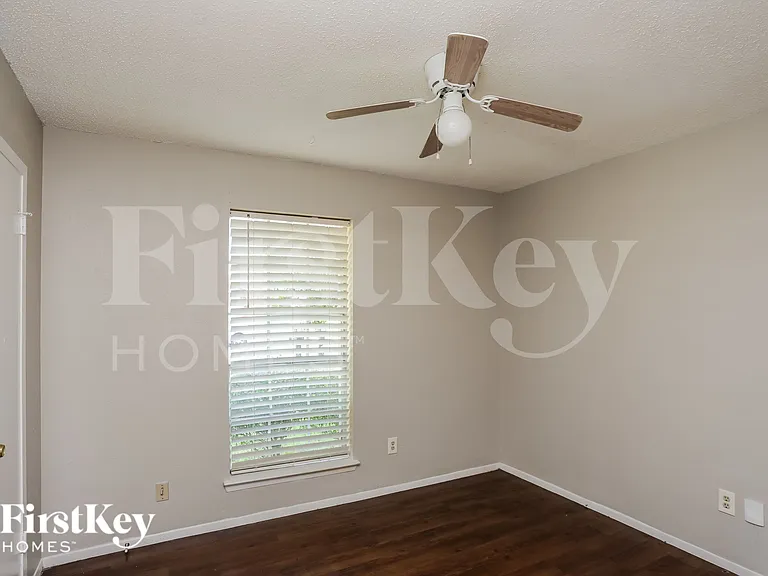 908 Wandering Way Dr — Photo 14
