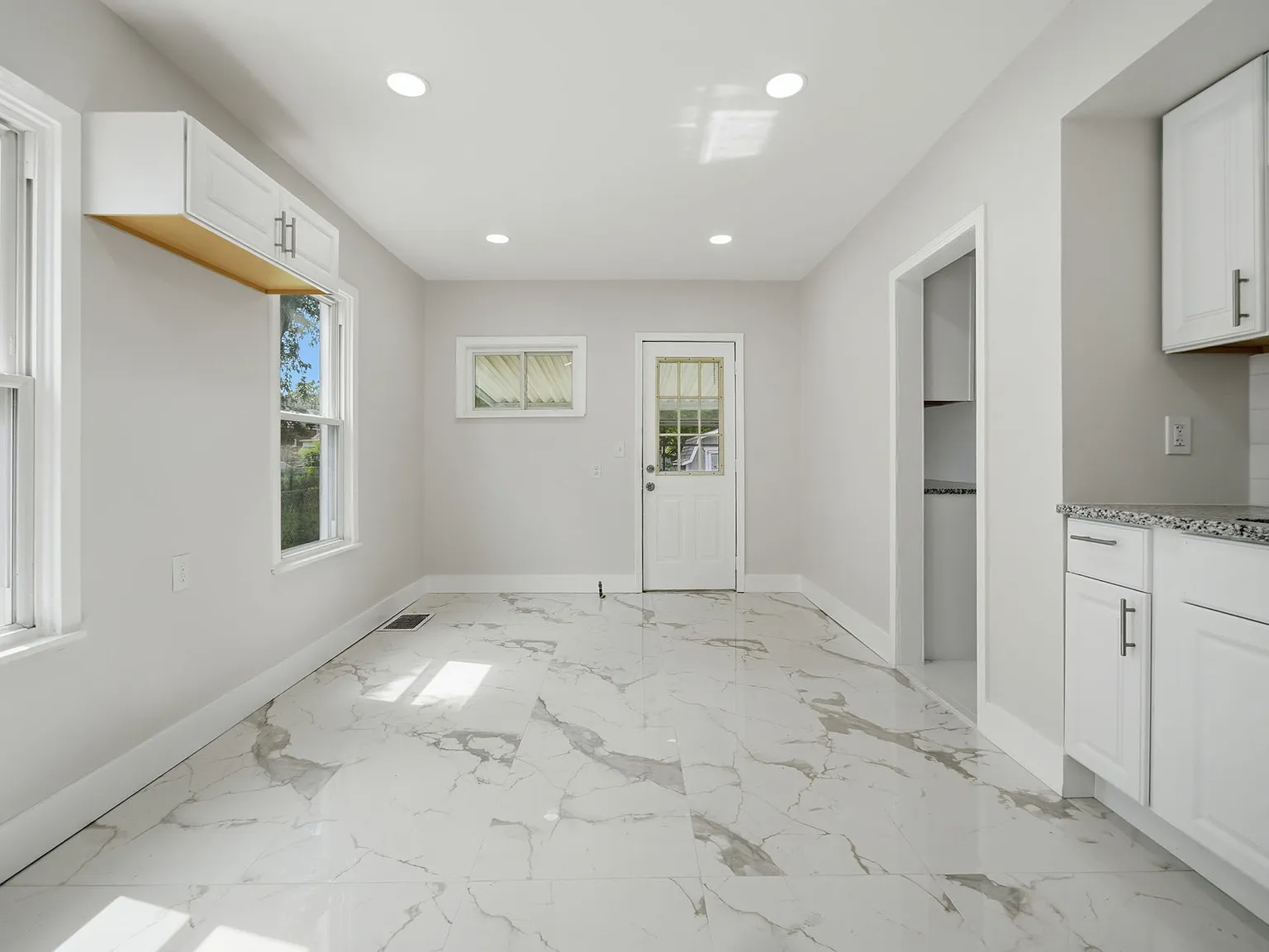 4 bed, 1600 sqft, $1,850 — Photo 2