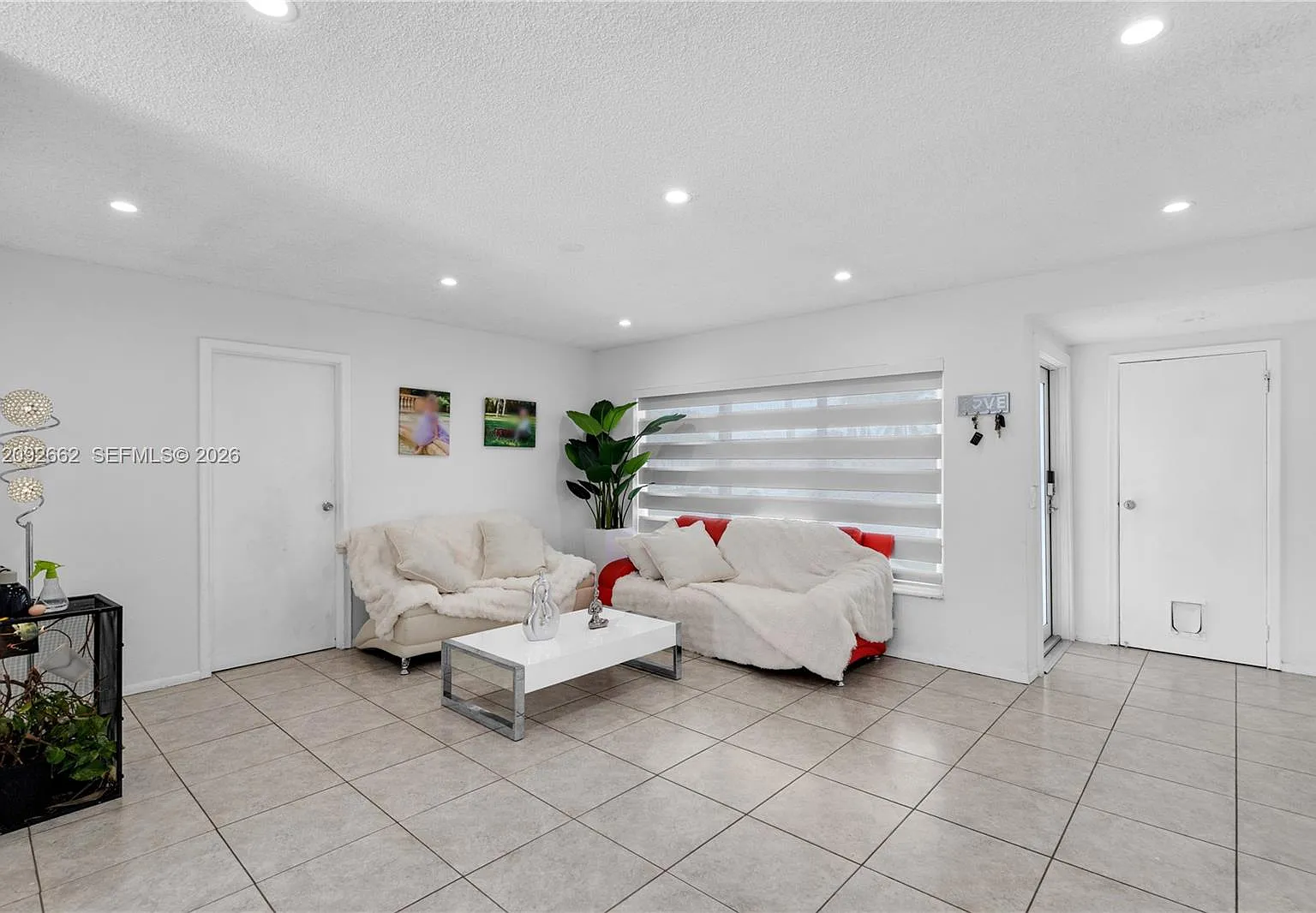 3 bed, 1437 sqft, $4,300 — Photo 1