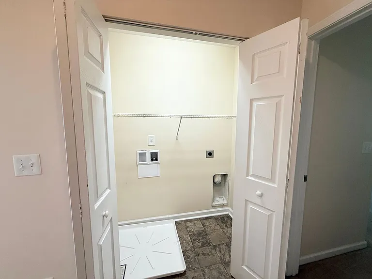 113 Spring Creek Dr — Photo 9