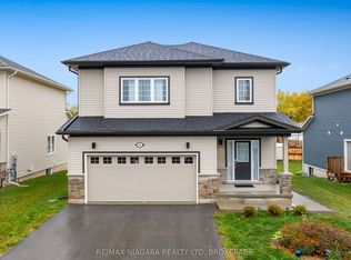 90 Hillcrest Rd, Pt Colborne, ON L3K6E4