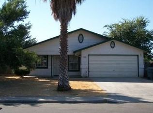 704 E La Vista Ave, Dinuba, CA 93618