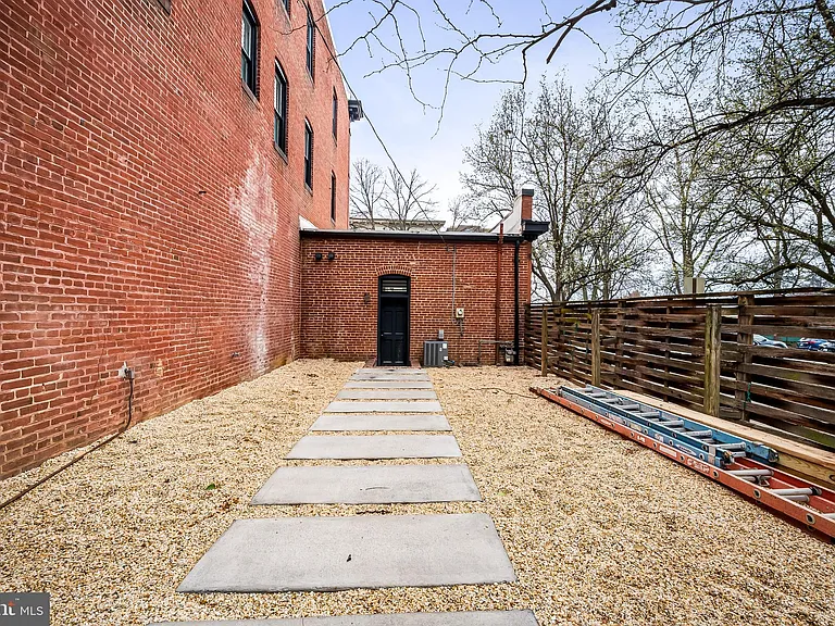1200 Bolton St — Photo 19
