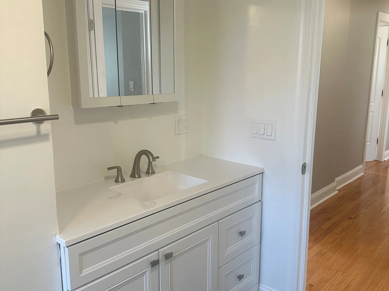 4 bed, 2.0 bath, $3,744 — Photo 4