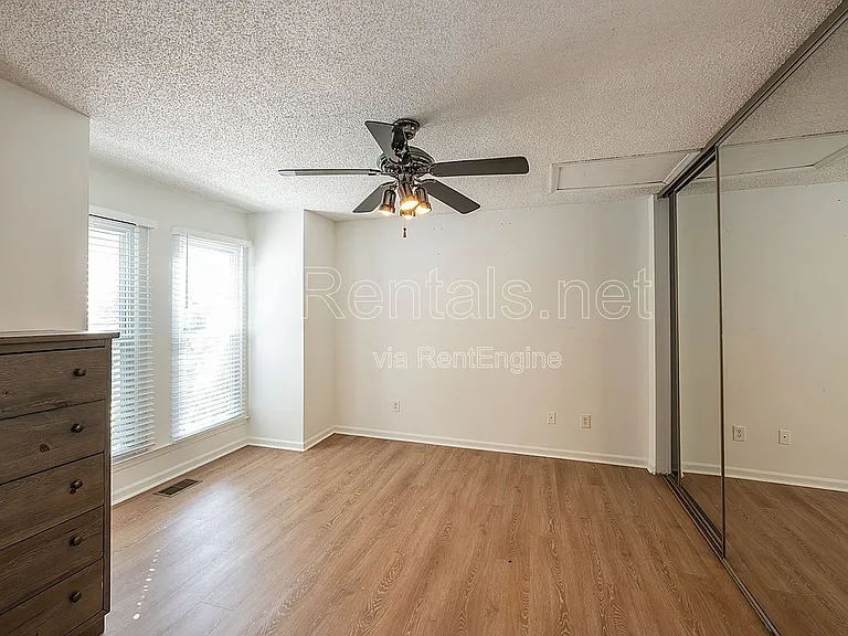 2200 Goodwood Blvd SE — Photo 15
