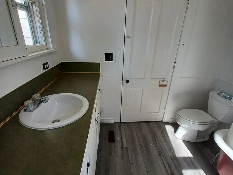 335 S 5 E — Photo 23