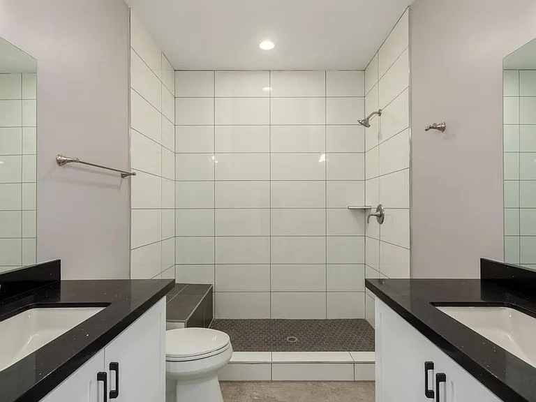 2336 E Harvard St — Photo 10